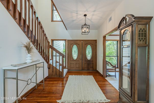 Interior, Pendant Lights, Wood Texture Flooring