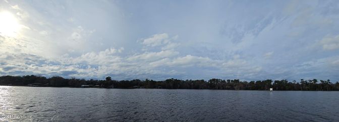 Exterior, Lake