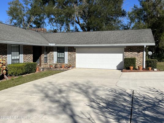 Attached, Exterior, Facade, Brick Facade, Ranch