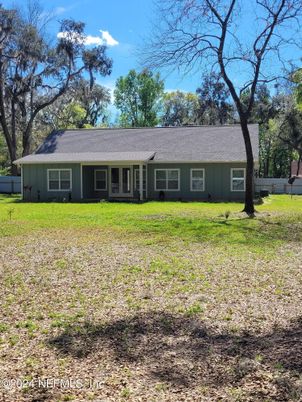 Backyard, Exterior, Facade, Ranch