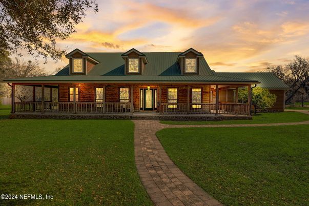 Exterior, Facade, Log Home