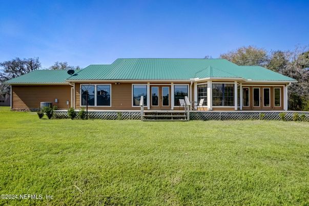 Backyard, Exterior, Facade, Ranch