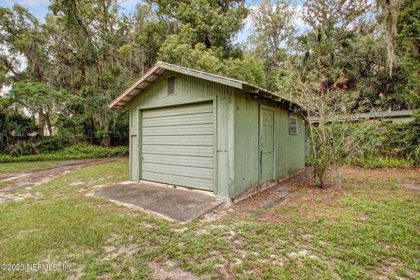 Detached Garage, Exterior