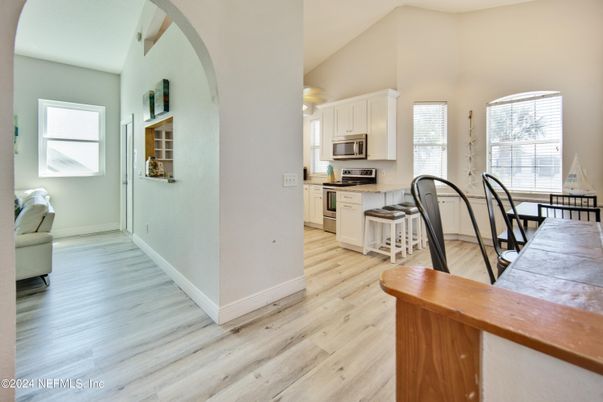 Dining room, Interior, Kitchen, Stainless Steel Appliances, Wood Texture Flooring
