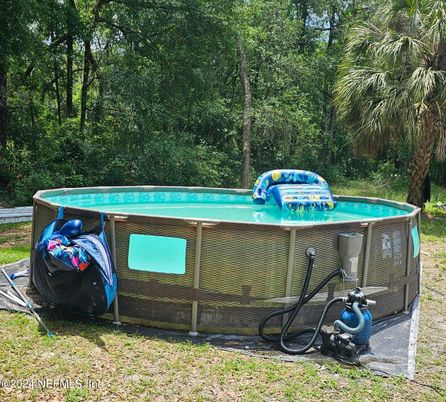 Exterior, Pool