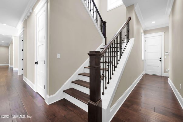 Interior, Recessed Lighting, Wood Texture Flooring