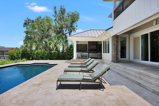 Exterior, Pool