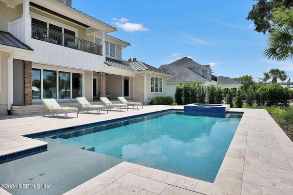 Exterior, Pool