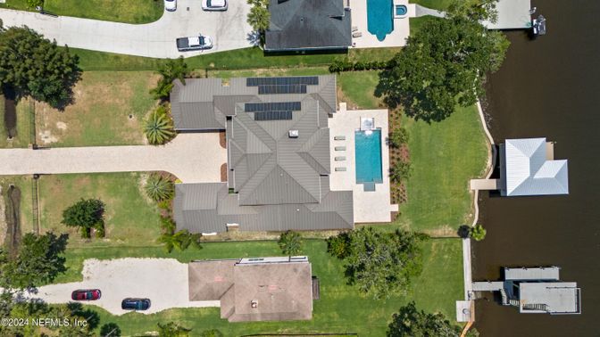 Exterior, Drone