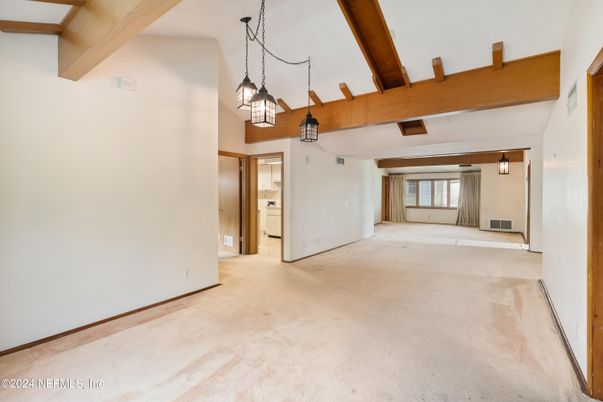 Empty room, Interior, Pendant Lights, Wooden Beams