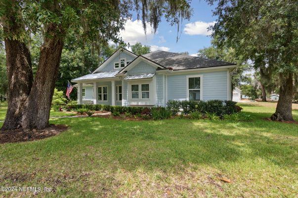 Backyard, Exterior, Facade, Ranch