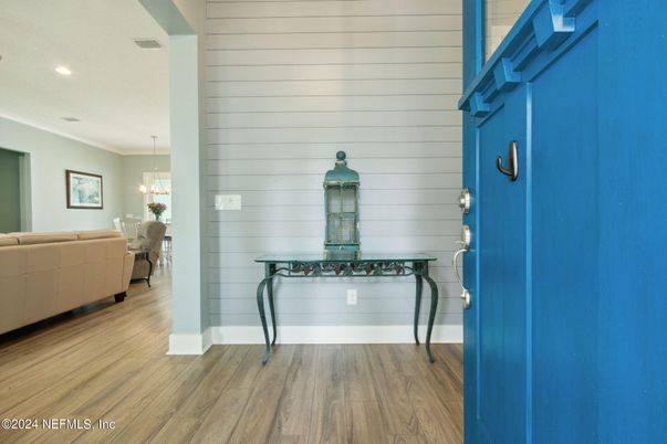 Interior, Pendant Lights, Recessed Lighting, Wood Texture Flooring