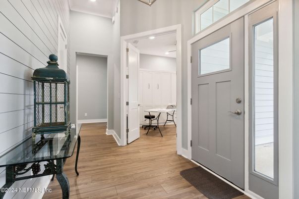 Interior, Recessed Lighting, Wood Texture Flooring