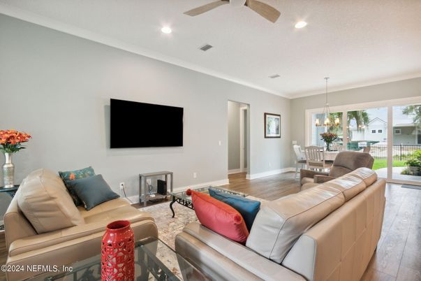 Dining room, Interior, Living room, Pendant Lights, Recessed Lighting, Wood Texture Flooring