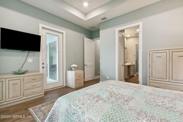 Bathroom, Bedroom, Interior, Recessed Lighting, Wood Texture Flooring