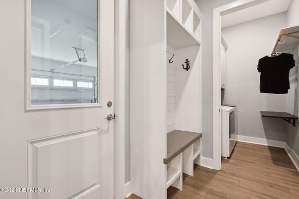 Interior, Walk-in Closets, Wood Texture Flooring