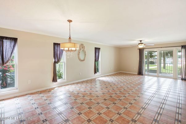 Empty room, Interior, Pendant Lights