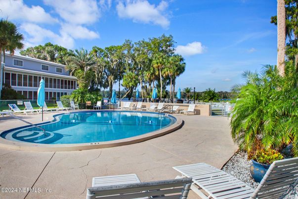Exterior, Pool