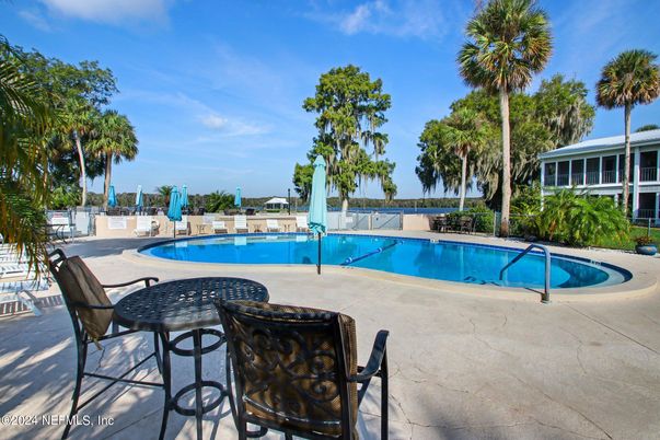 Exterior, Pool