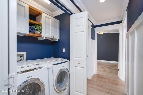 Interior, Recessed Lighting, Utility Closets, Washer, Wood Texture Flooring