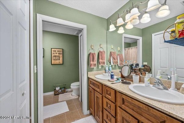 Bathroom, Dual Sink Vanities, Interior