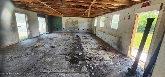 Empty room, Interior, Wooden Beams