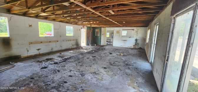 Empty room, Interior, Wooden Beams