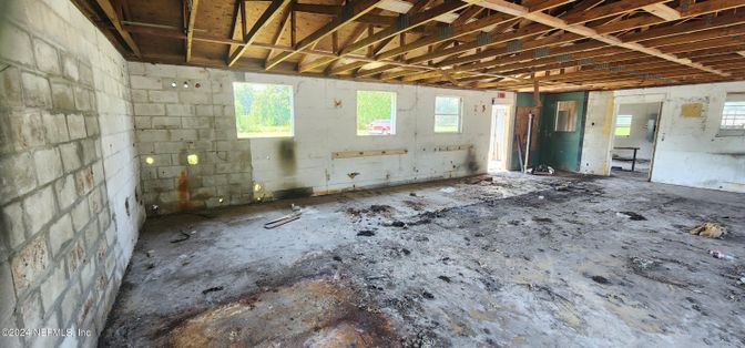 Empty room, Interior, Stone Walls, Wooden Beams