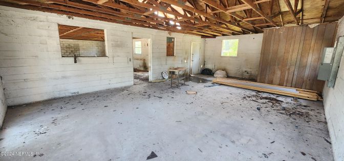Empty room, Interior, Wooden Beams