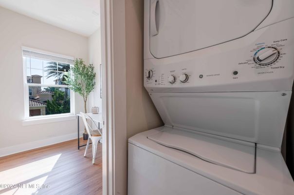 Interior, Utility Closets, Washer, Wood Texture Flooring