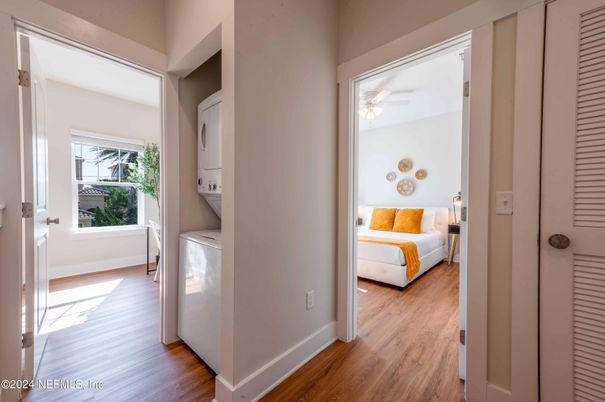 Bedroom, Interior, Utility Closets, Washer, Wood Texture Flooring
