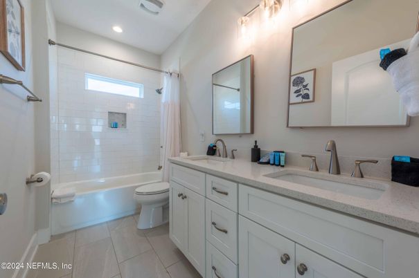 Bathroom, Dual Sink Vanities, Interior, Recessed Lighting