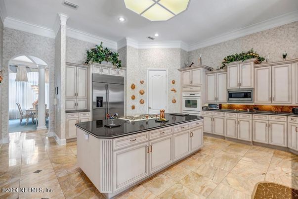 Dining room, Interior, Kitchen, Recessed Lighting, Stainless Steel Appliances