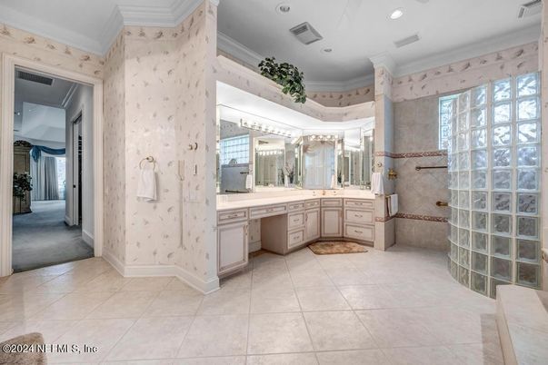 Bathroom, Interior, Recessed Lighting