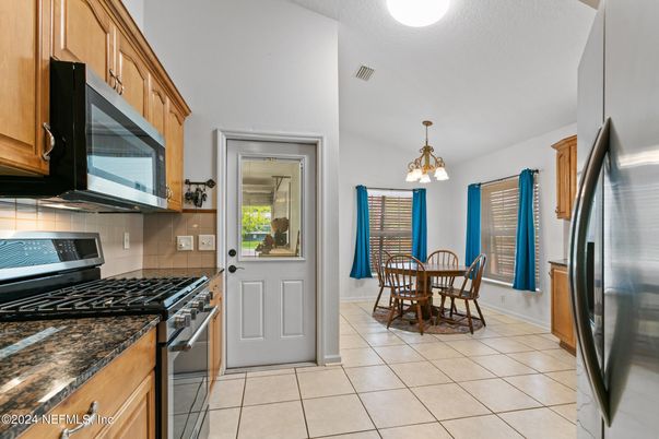 Dining room, Interior, Kitchen, Pendant Lights, Stainless Steel Appliances