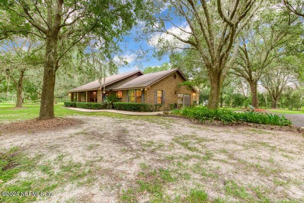 Backyard, Exterior, Facade, Brick Facade, Ranch