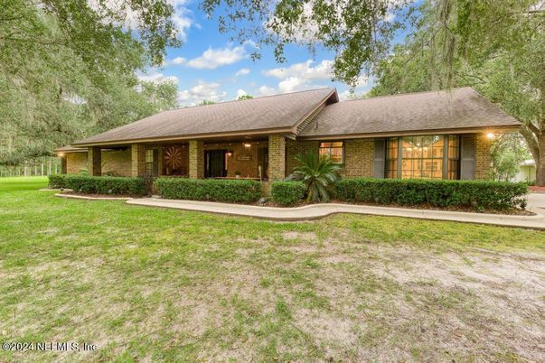 Backyard, Exterior, Facade, Brick Facade, Ranch