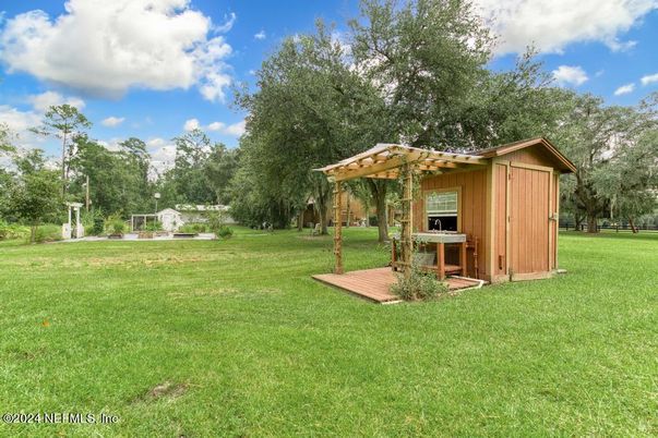 Backyard, Exterior