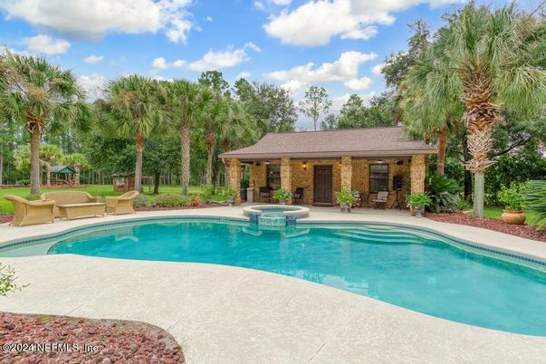 Exterior, Pool