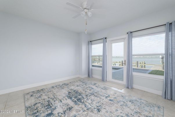 Empty room, Interior, Water