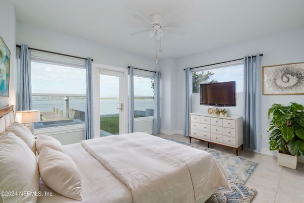 Bedroom, Interior, Water
