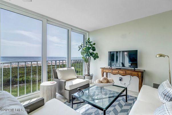 Interior, Living room, Water