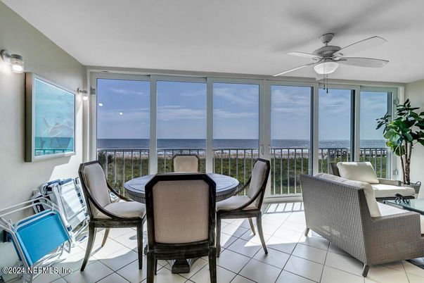 Dining room, Interior, Sun Room, Water