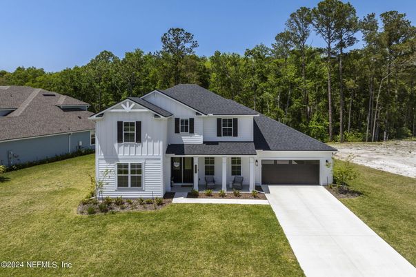 Attached, Exterior, Facade, Farmhouse