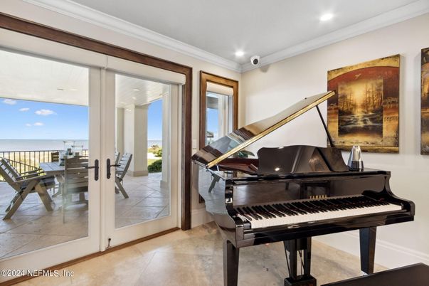 Interior, Piano, Recessed Lighting, Water