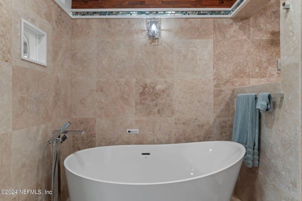 Bathroom, Free Standing Baths, Interior