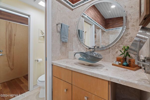 Bathroom, Interior, Recessed Lighting, Wood Texture Flooring