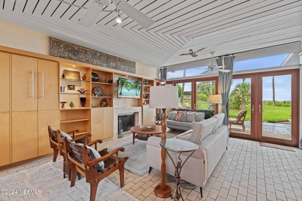 Fireplace, Interior, Living room