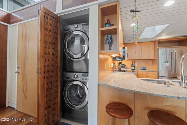 Interior, Kitchen, Recessed Lighting, Washer, Wood Texture Flooring