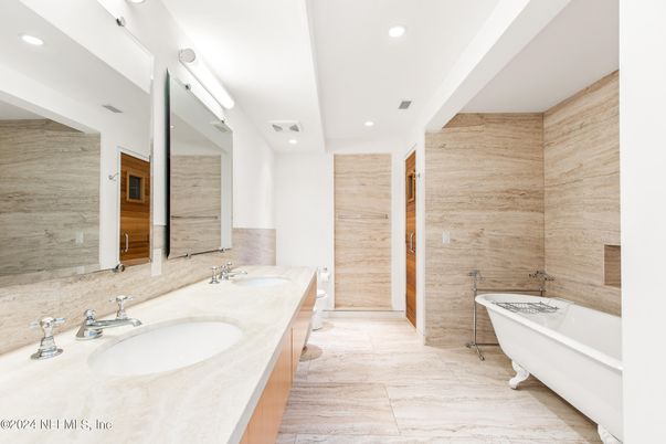 Bathroom, Dual Sink Vanities, Free Standing Baths, Interior, Recessed Lighting